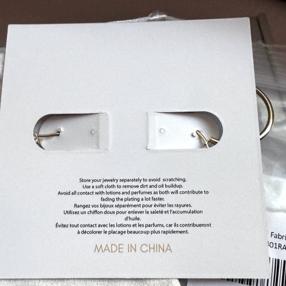 ⚡️Stunning One of a Kind Brand New Ellie Vail Laurette Medium Hoop Earrings ⚡️ - Picture 7 of 15